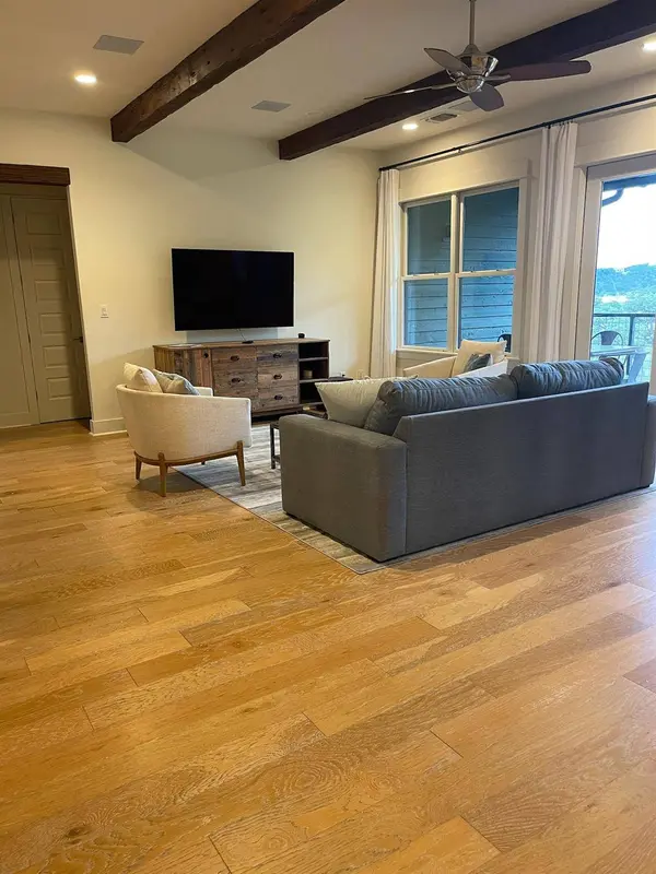 2217 Seabiscuit CV #105, Spicewood, TX 78669