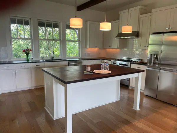 2217 Seabiscuit CV #105, Spicewood, TX 78669