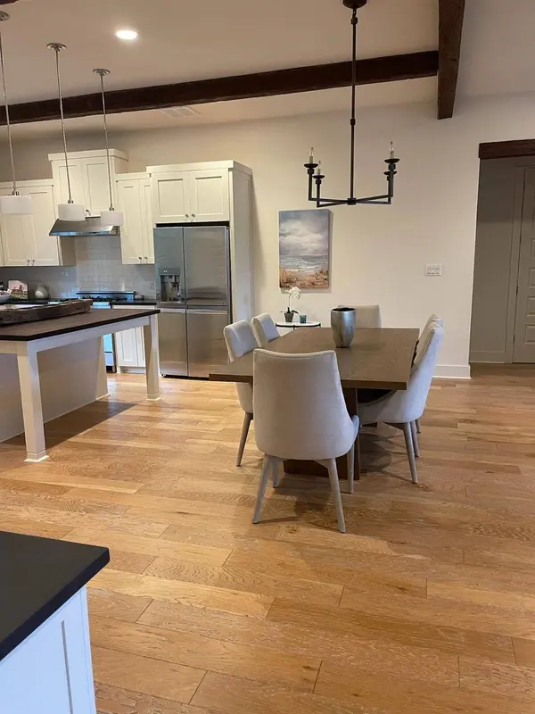 2217 Seabiscuit CV #105, Spicewood, TX 78669