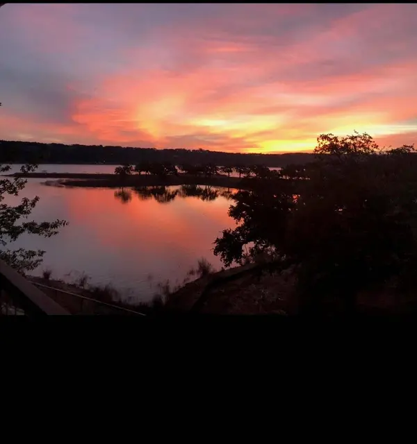 2217 Seabiscuit CV #105, Spicewood, TX 78669