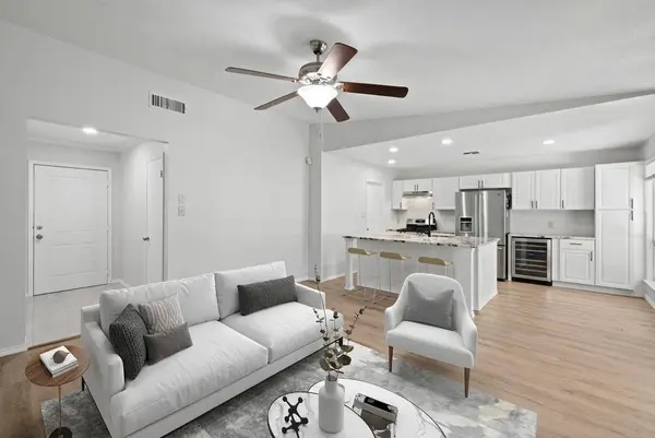 10001 Woodglen DR, Austin, TX 78753