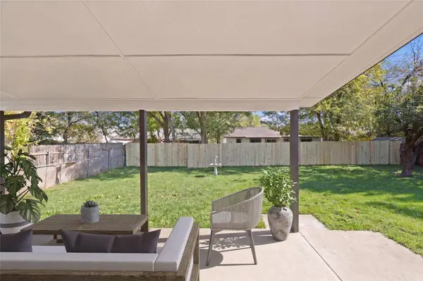 10001 Woodglen DR, Austin, TX 78753