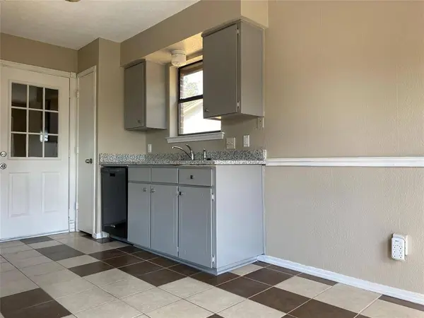 5824 Storm Drive, Watauga, TX 76148