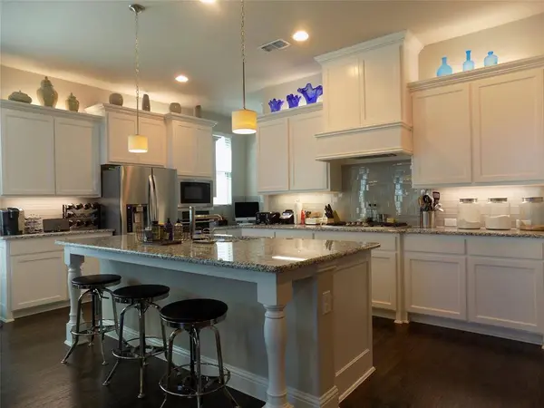 2440 Vaquero Lane, Carrollton, TX 75010