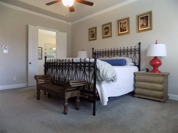 2440 Vaquero Lane, Carrollton, TX 75010