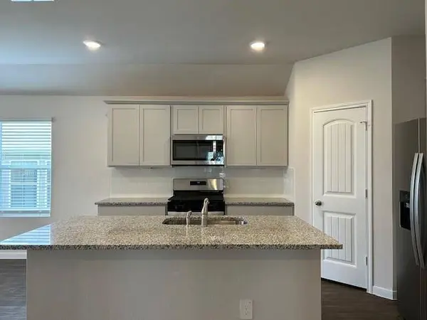 311 Darwin PL, Lockhart, TX 78644