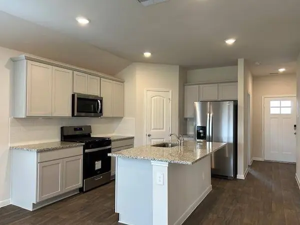 311 Darwin PL, Lockhart, TX 78644