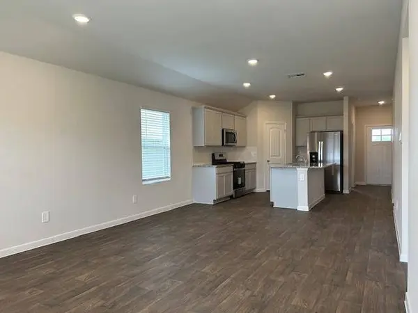 311 Darwin PL, Lockhart, TX 78644