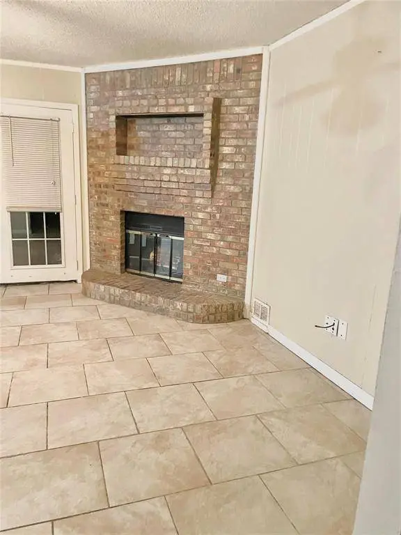 6404 Moonglow Lane, Watauga, TX 76148