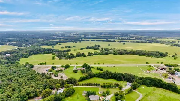 8244 S FM 148, Scurry, TX 75158