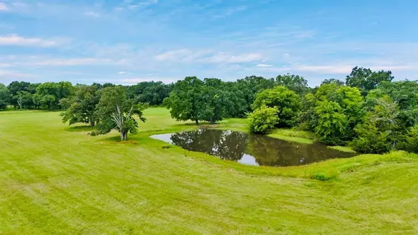 8244 S FM 148, Scurry, TX 75158