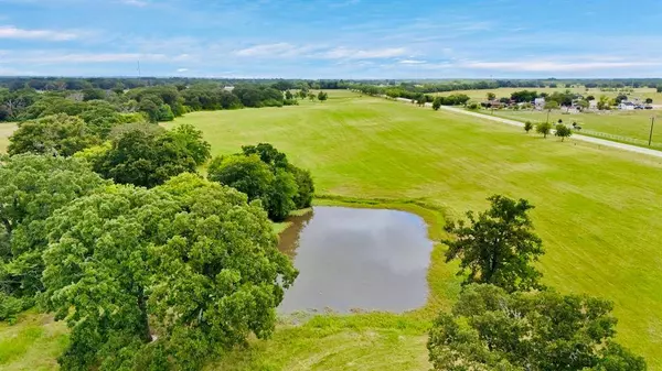 8244 S FM 148, Scurry, TX 75158