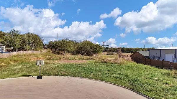 453 S 2nd Street, Krum, TX 76249