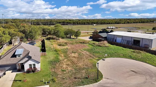 453 S 2nd Street, Krum, TX 76249