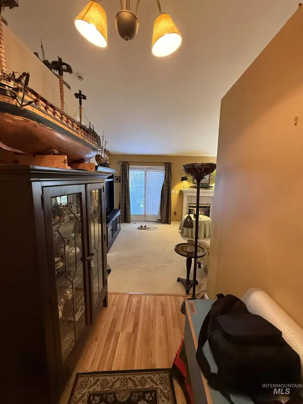 6171 N Willowdale, Garden City, ID 83714