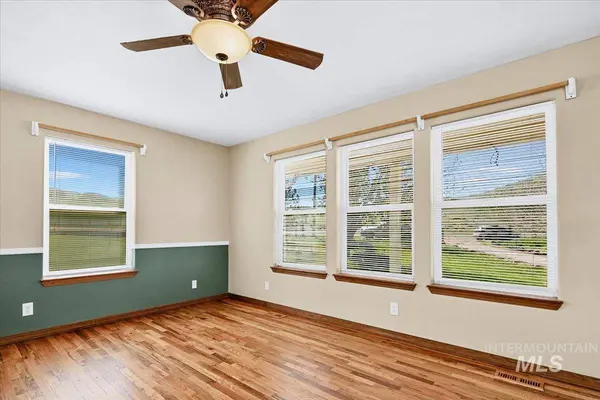 6970 Pearl Rd, Eagle, ID 83616