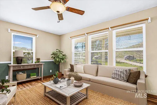 6970 Pearl Rd, Eagle, ID 83616