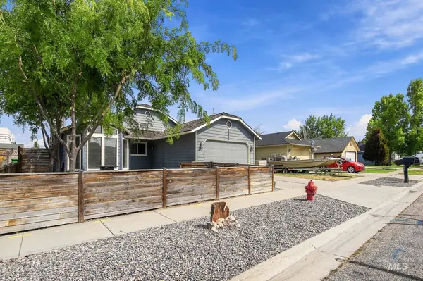 1372 W Crest Wood Dr, Meridian, ID 83642