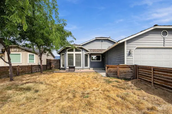 1372 W Crest Wood Dr, Meridian, ID 83642