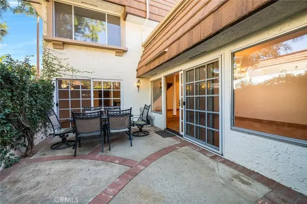 10214 Larwin Ave #7, Chatsworth, CA 91311