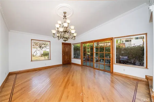 10214 Larwin Ave #7, Chatsworth, CA 91311