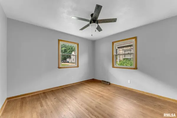 149 17TH AVE, East Moline, IL 61244