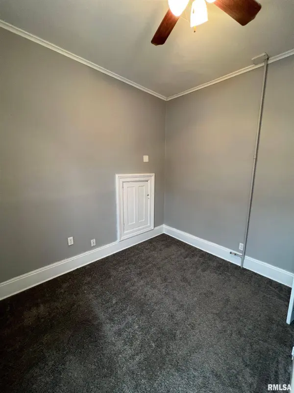 724 W 8TH ST, Davenport, IA 52804