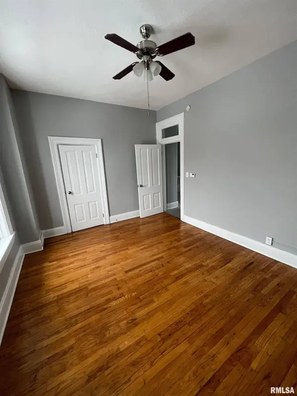 724 W 8TH ST, Davenport, IA 52804