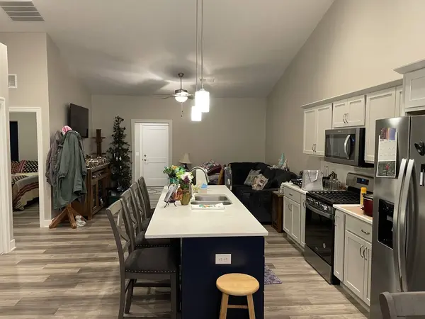 East Moline, IL 61244