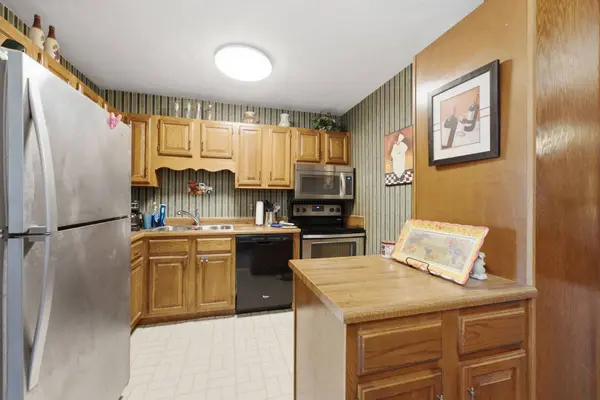 1299 48th AVE #4, East Moline, IL 61244