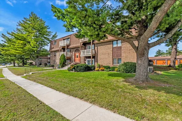 1249 48th AVE #23, East Moline, IL 61244