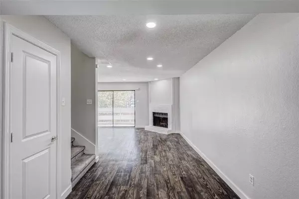 5840 Spring Valley Road #208, Dallas, TX 75254