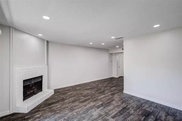 5840 Spring Valley Road #208, Dallas, TX 75254