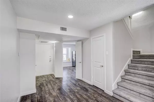 5840 Spring Valley Road #208, Dallas, TX 75254