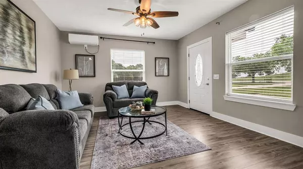 10018 Jackson Road, Krum, TX 76249