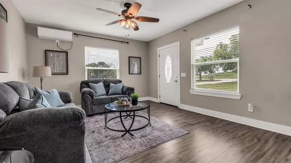 10018 Jackson Road, Krum, TX 76249