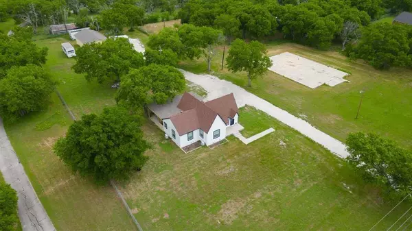 10018 Jackson Road, Krum, TX 76249