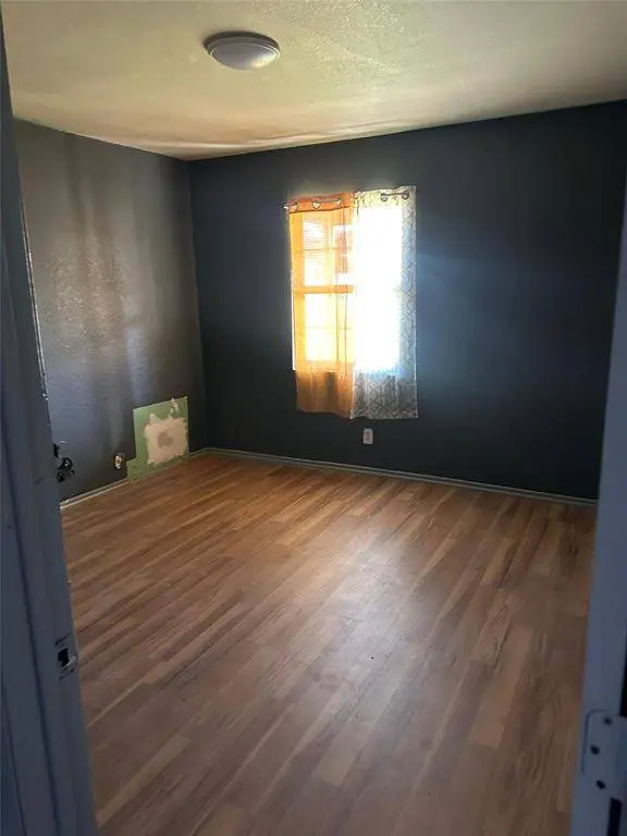 1117 E Harvey Avenue, Fort Worth, TX 76104