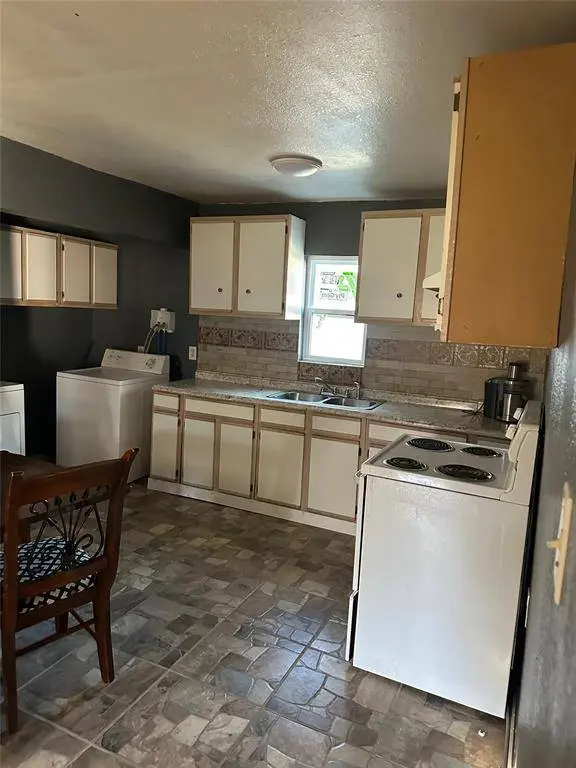 1117 E Harvey Avenue, Fort Worth, TX 76104