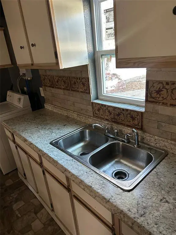 1117 E Harvey Avenue, Fort Worth, TX 76104