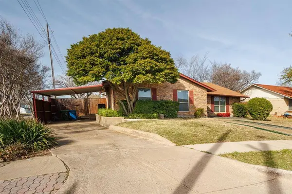 2101 Deerfield Drive, Carrollton, TX 75007