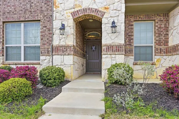 2261 Obsidian Drive, Aubrey, TX 76068