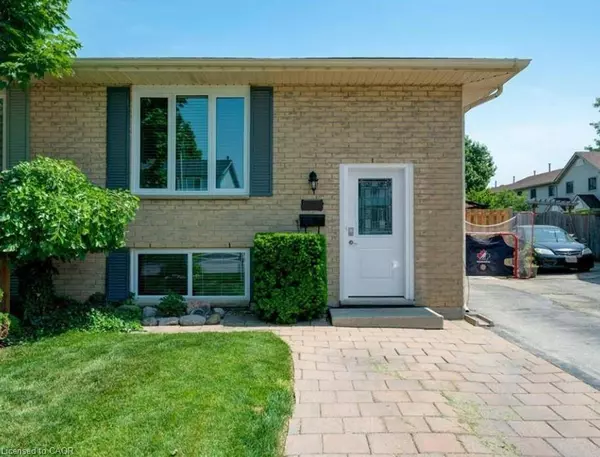 102 Bonaventure Drive #Upper, London, ON N5V 4A7