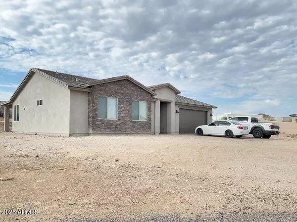 231 E SANTA CRUZ Drive, Phoenix, AZ 85085