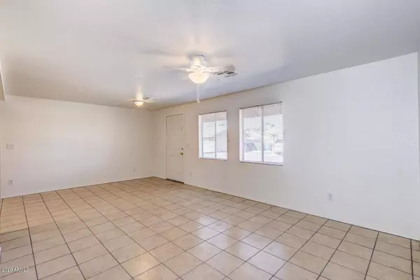 1524 W SAHUARO Drive #B, Phoenix, AZ 85029