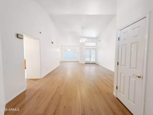 6273 W LOUISE Drive, Glendale, AZ 85310