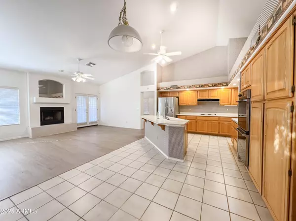 6273 W LOUISE Drive, Glendale, AZ 85310