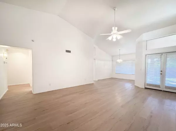 6273 W LOUISE Drive, Glendale, AZ 85310