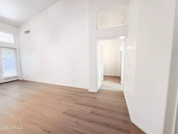 6273 W LOUISE Drive, Glendale, AZ 85310