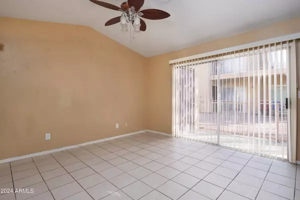 653 W GUADALUPE Road #1121, Mesa, AZ 85210